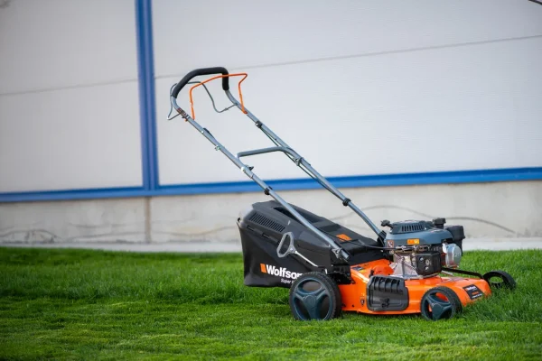 Mașină tuns iarbă Wolfson 4 CP